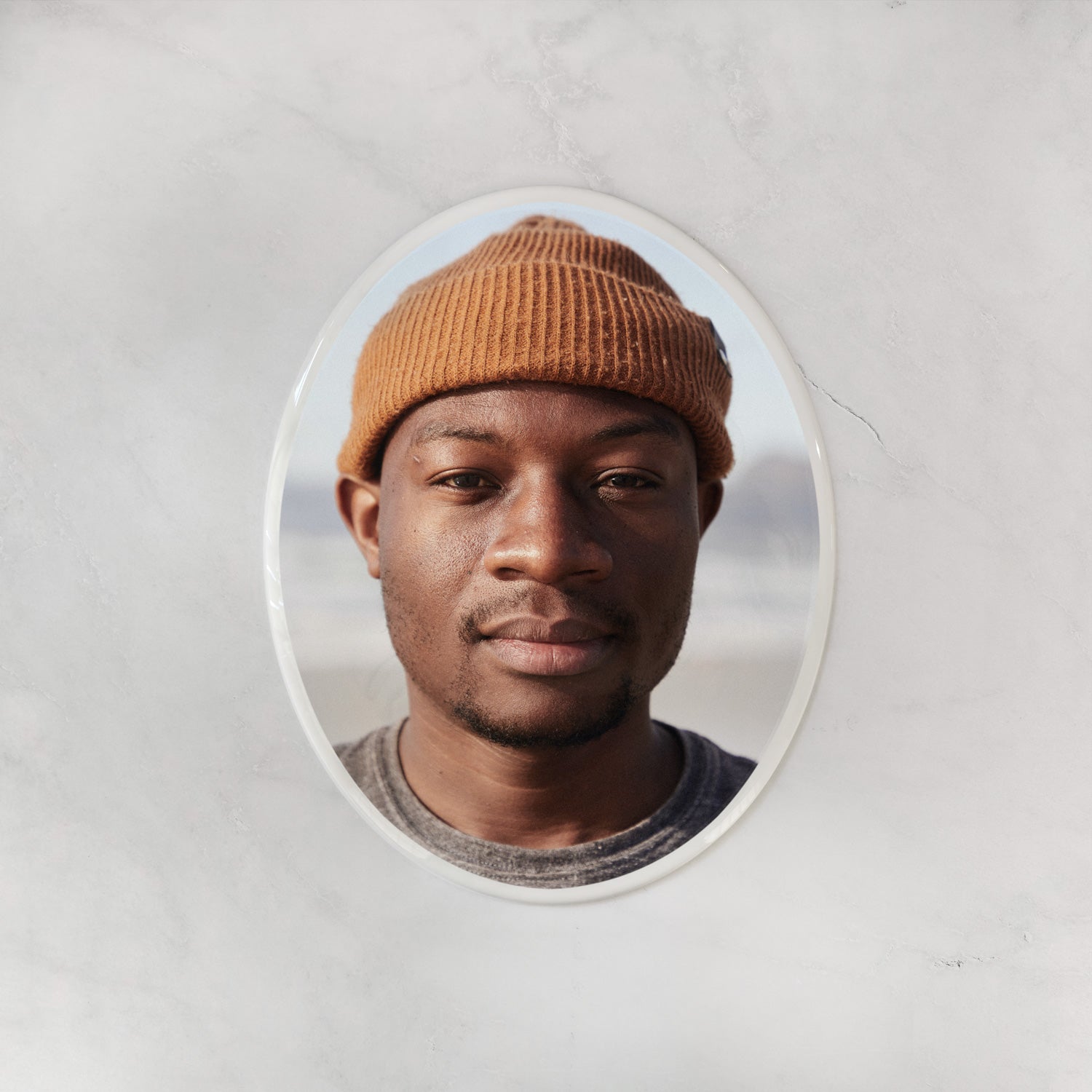 Placa Conmemorativa de Foto en Cerámica, 24 x 30 cm – Porcelana Ovalada para Lápidas Imagen principal del producto